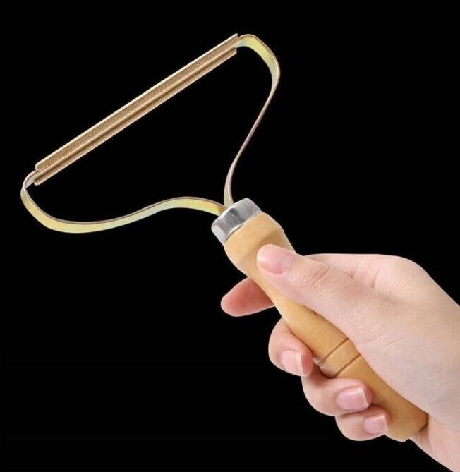 Wooden Handle Lint Remover