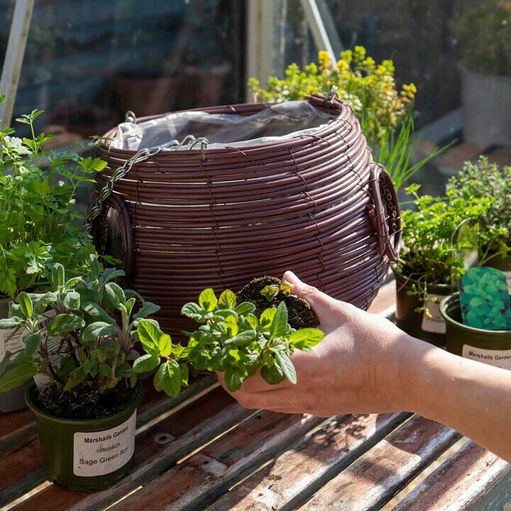 Gardman Rattan Effect 23cm Brown Hanging Ball Basket