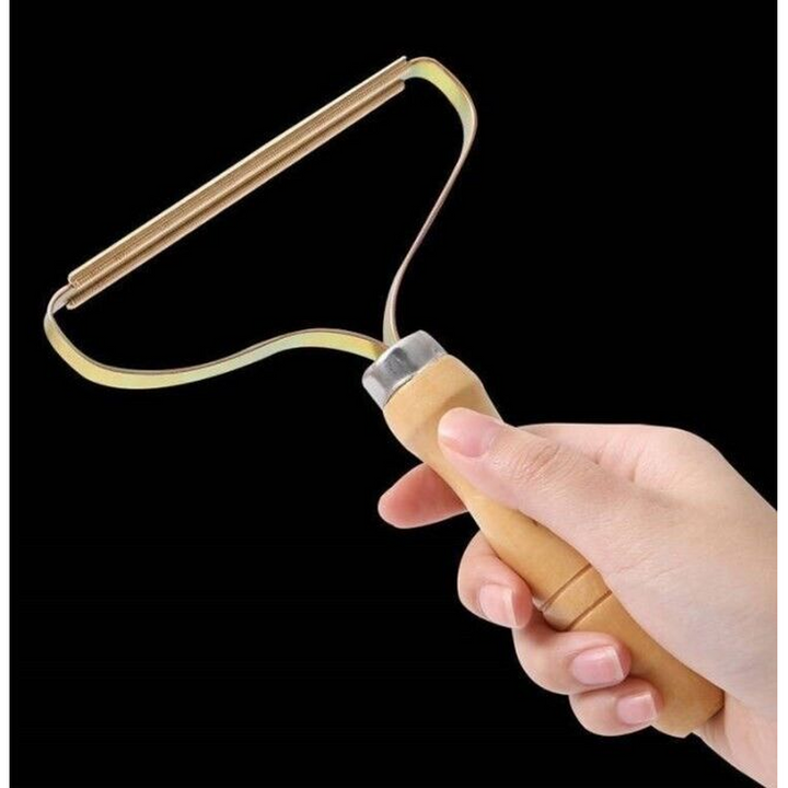 Wooden Handle Lint Remover