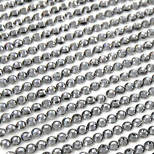918 Self-Adhesive 2mm Diamonte Stick On Gems