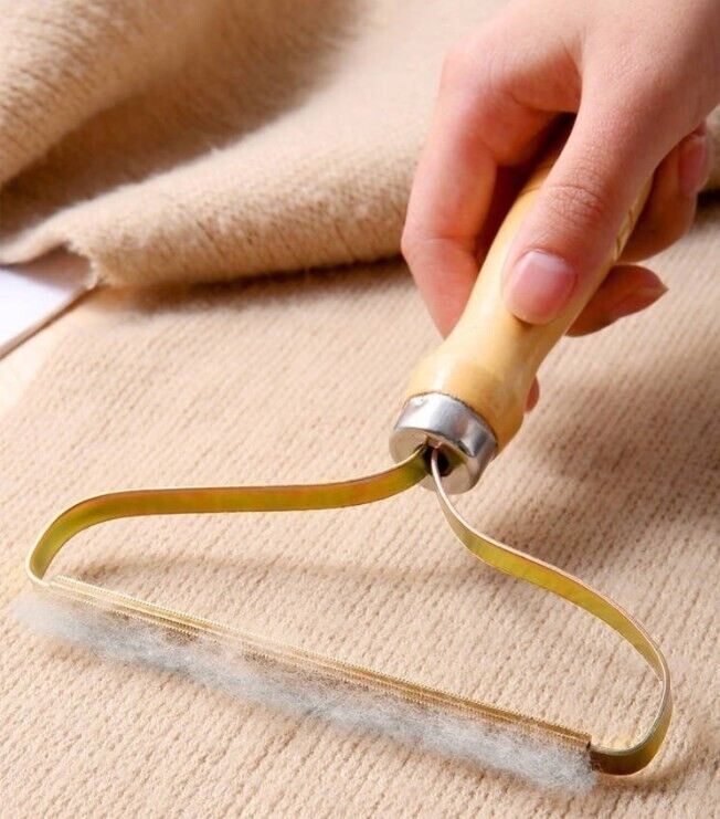Wooden Handle Lint Remover