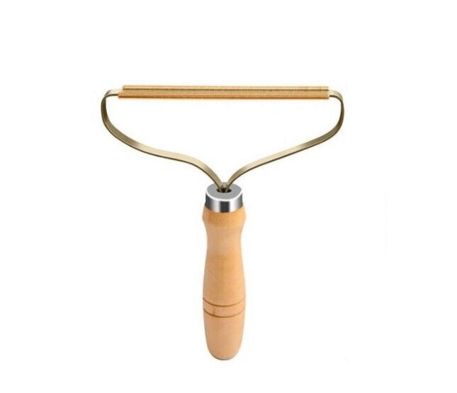 Wooden Handle Lint Remover