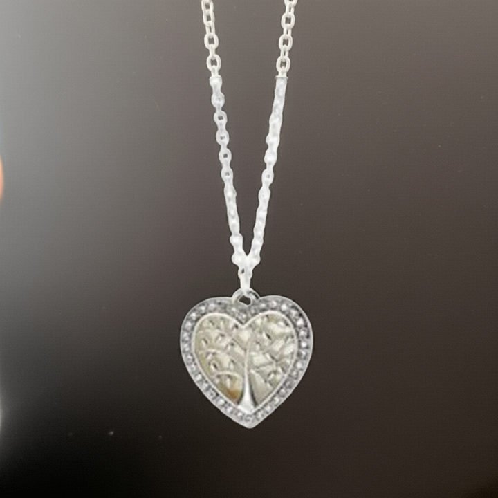 Avon Women's Whitley Necklace